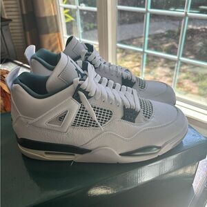 Jordan retro 4 men’s 10